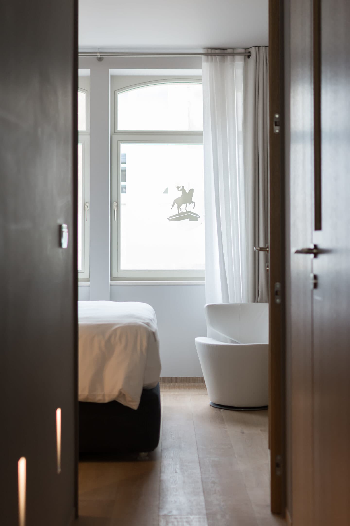 A quiet corner of an apartment at Relais Louvigny.